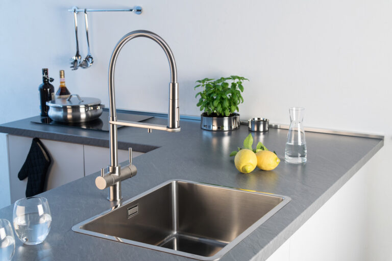 Guglielmi presenta Tuttuno e l’acqua è come la vuoi tu