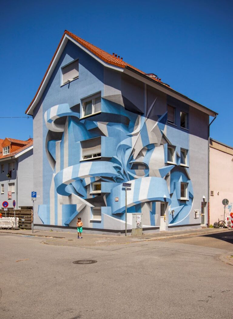 Il murale anamorfico di Peeta cambia il volto di un edificio a Mannheim
