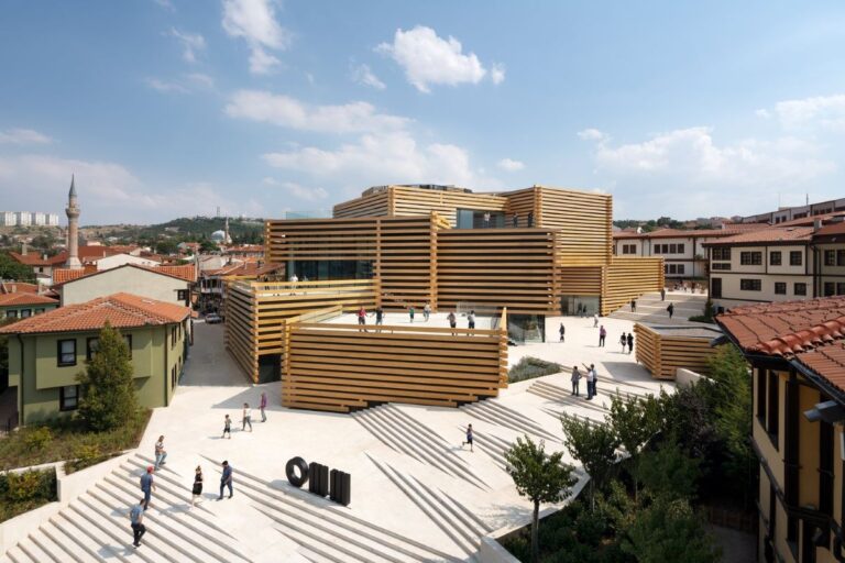 Il museo di “scatole di legno” firmato da Kengo Kuma in Turchia