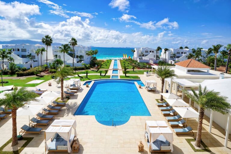 CuisinArt Golf Resort & Spa, Smania arreda lo spazio outdoor ai Caraibi