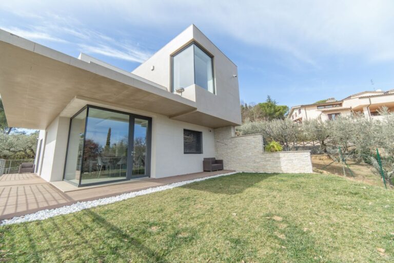 La qualità delle doghe Déco per l’outdoor di una villa a Perugia