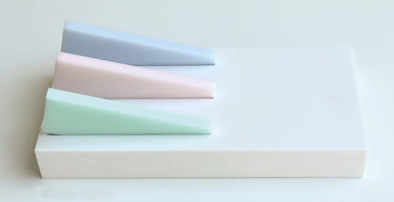 I coltelli pastello di Natascha Van Reeth