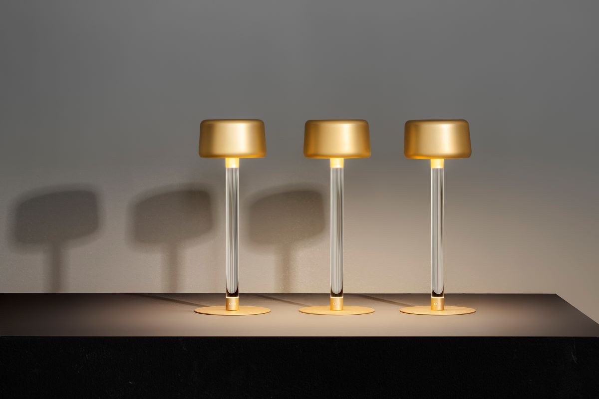 Tee, la lampada da tavolo senza fili di Marc Sadler per OLEV