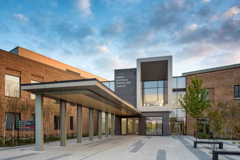 Il nuovo ospedale di Omagh firmato TODD Architects