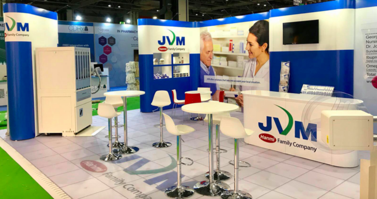 Kunstdünger presenta il pavimento espositivo Stand On Floor