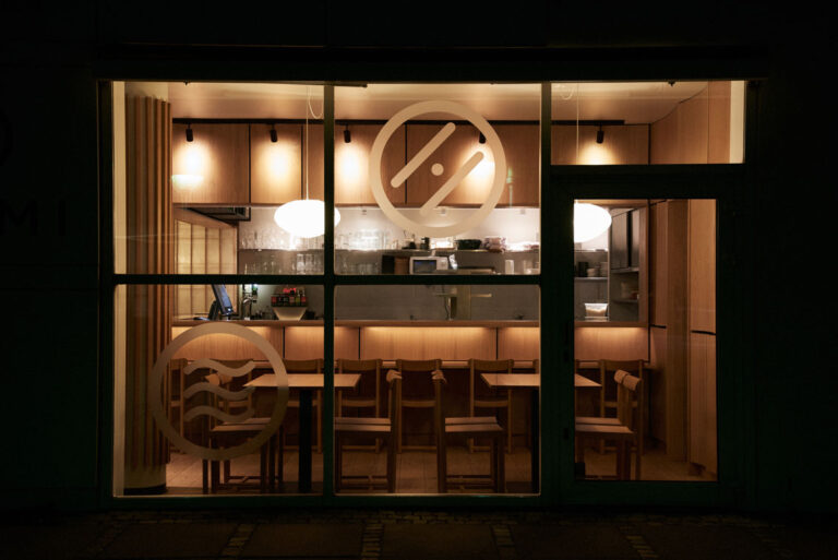 Zilio A&C, le sedie Seleri arredano il ristorante Izumi a Copenhagen