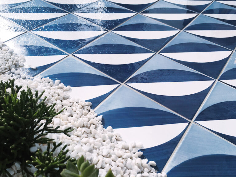 Blu Ponti, il cielo e il mare di Gio Ponti nella Ceramica Francesco De Maio