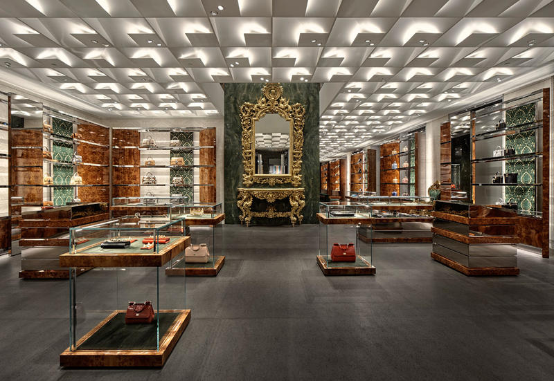 prada montenapoleone