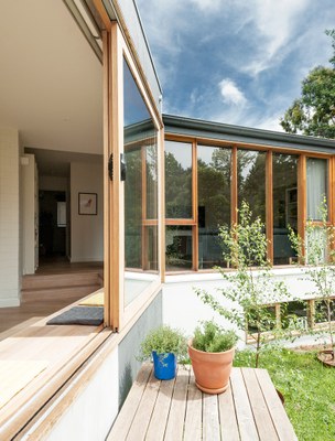 inbetween-architecture-doncaster-house-melbourne-australia-designboom-03.jpg