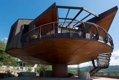 rotating-house-roberto-rossi-rimini_dezeen_2364_col_6.jpg