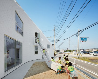 MAD-architects-clover-house-kindergarten-house-okazaki-aichi-japan-designboom-03.jpg