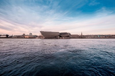 kengo-kuma-v-a-dundee-design-museum-scotland-designboom-02.jpg