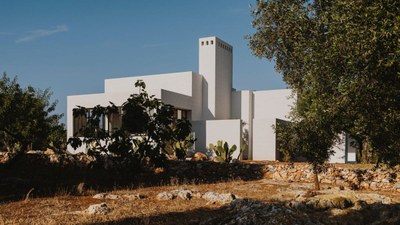 villa-cardo-studio-andrew-trotter-puglia-italy-residential-italian-white-houses_dezeen_2364_hero-1704x959.jpg