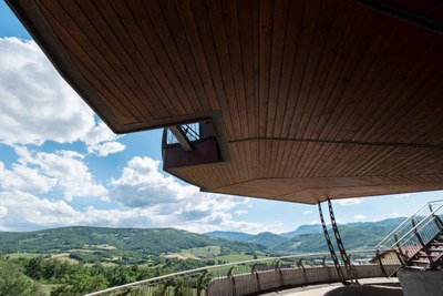 rotating-house-roberto-rossi-rimini_dezeen_2364_col_8.jpg