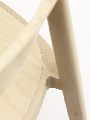 Thonet_118_beech_lightened_Sebastian_Herkner_2.jpg