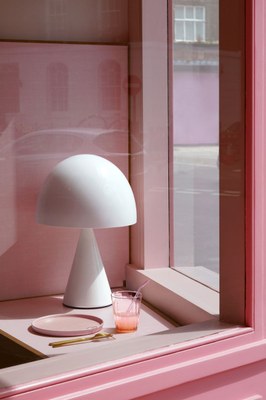 humble-pizza-child-studio-pink-interiors-restaurants-london_dezeen_2364_col_10.jpg