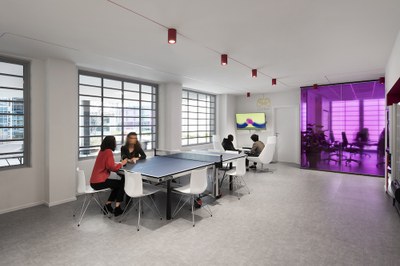 econocom-ping-pong-workplace-area-by-il-prisma-.jpg