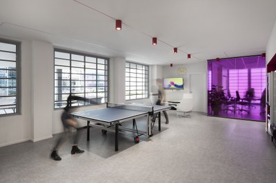 econocom-ping-pong-play-area-by-il-prisma-people.jpg