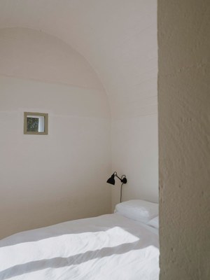 villa-cardo-studio-andrew-trotter-puglia-italy-residential-italian-white-houses_dezeen_2364_col_14.jpg