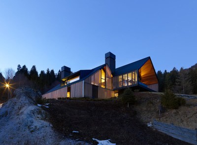 z-house-geza-alpine-mountain-camporosso-italy-_dezeen_2364_col_18.jpg