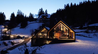 z-house-geza-alpine-mountain-camporosso-italy-_dezeen_2364_col_19.jpg