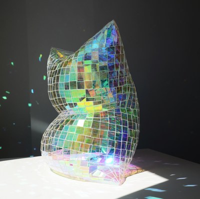 I-cuscini-in-Plexiglass-di-Colin-Roberts-rifrangono-la-luce-Collater.al_.jpg