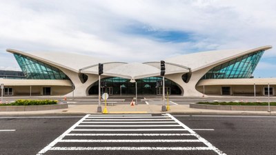 twa-hotel-eero-saarinen-interiors-jfk-airport-new-york-city-usa-max-touhey_dezeen_2364_col_10-1704x959.jpg