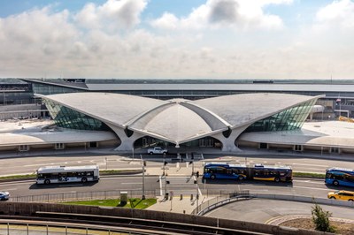 twa-hotel-eero-saarinen-interiors-jfk-airport-new-york-city-usa-max-touhey_dezeen_2364_col_7.jpg