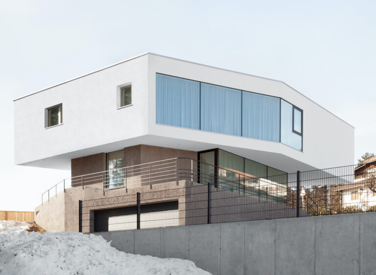 Casa Luis, il progetto di Messner Architects a Collalbo