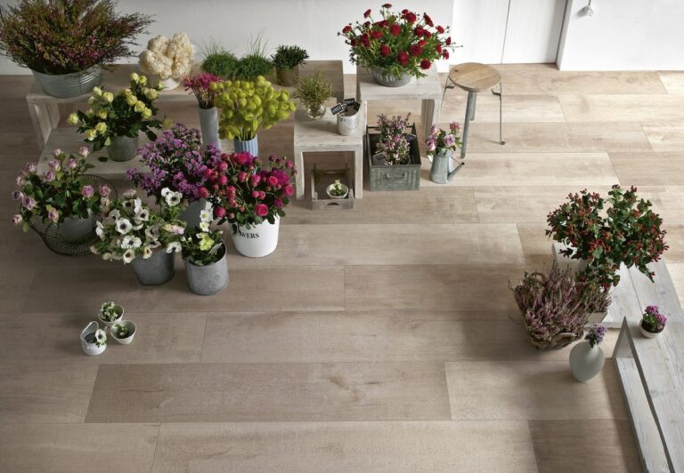 Woodsense, Ragno presenta il gres effetto legno antico