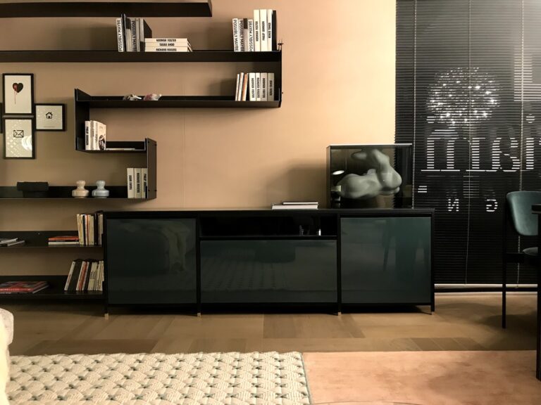 Sperimentazione e materia: il concept di Mariani Collection