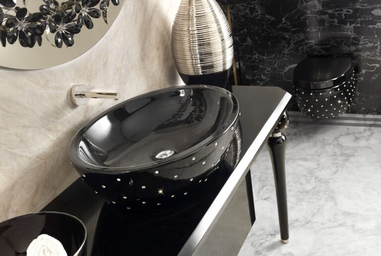 Swarovski, la collezione AeT brilla come un cristallo