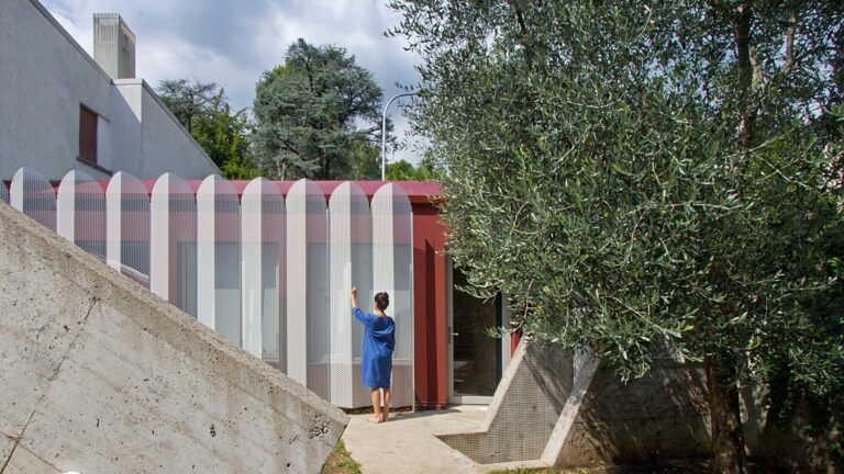 Urban Cabin, il portico antico diventa un micro-appartamento