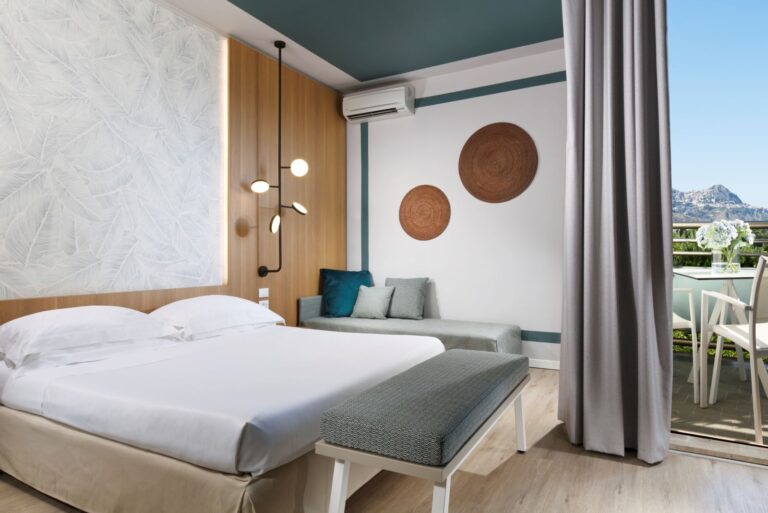 UNAHotel Giardini Naxos, il restyling di CaberlonCaroppi