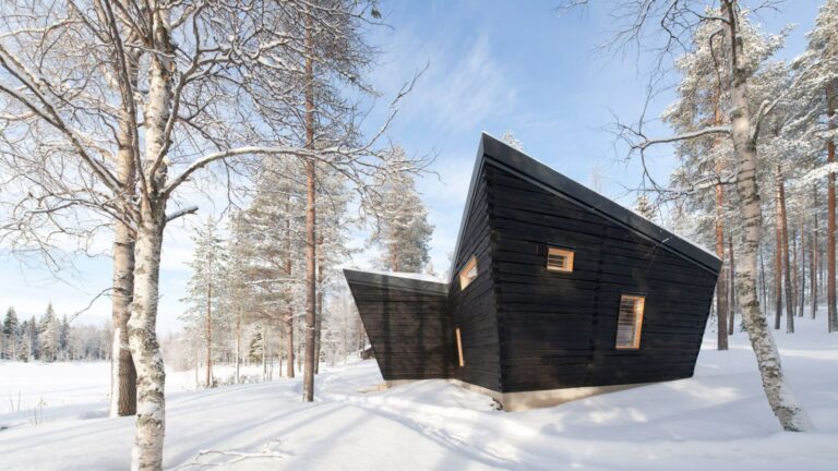 Arctic Sauna Pavilion, una sauna a impatto zero in mezzo alla neve