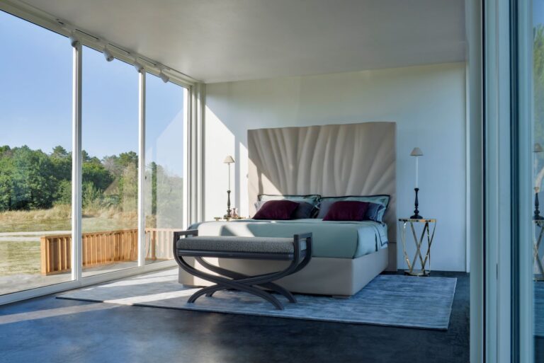 Drapes, Savio Firmino mixa design e drappeggio