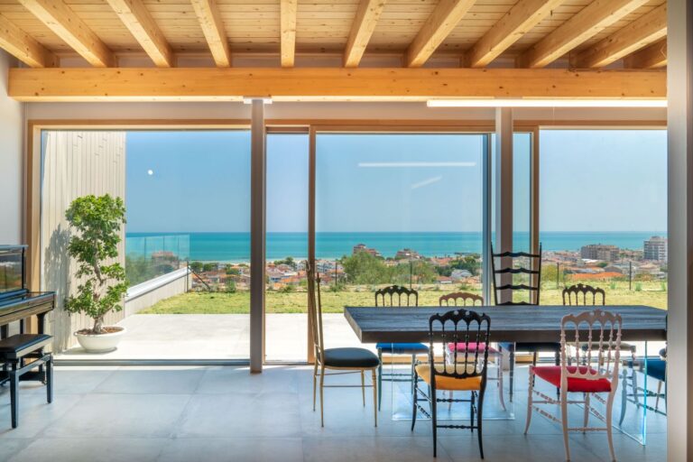 Residenza Q, la villa sulle colline d’Abruzzo firmata Valeria Aretusi