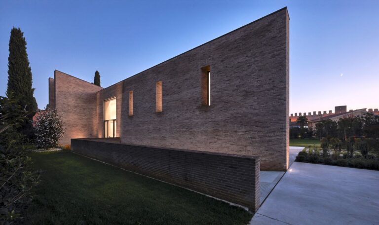 Casa P+E+3, i mattoni Terreal Italia protagonisti del progetto di Caprioglio Architects