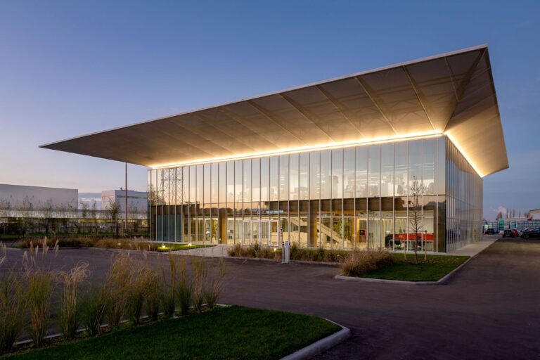 Il nuovo Headquarter Iperceramica firmato Mario Cucinella