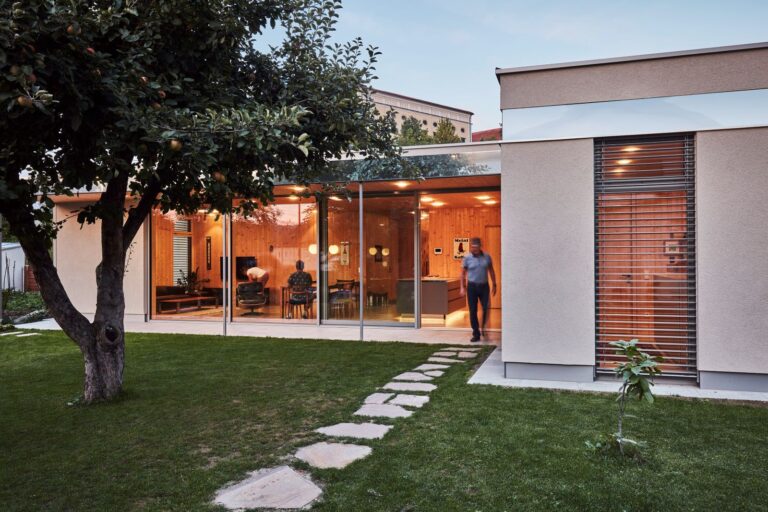 Casa Zwicklhuber, la casa in legno che punta sulla bioarchitettura