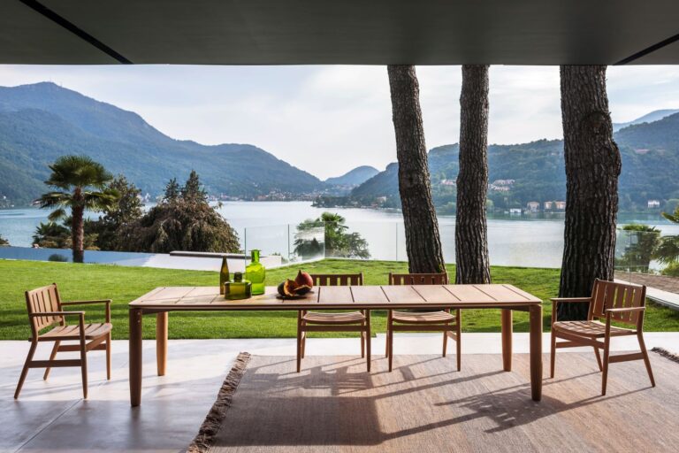 Levante, il nuovo outdoor in teak firmato da Piero Lissoni per Roda