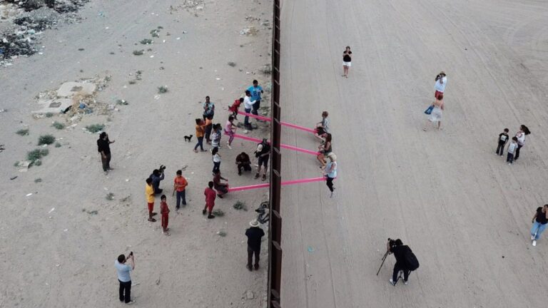 Teeter-Totter Wall, l’altalena oltre il muro è il Miglior Design del 2020