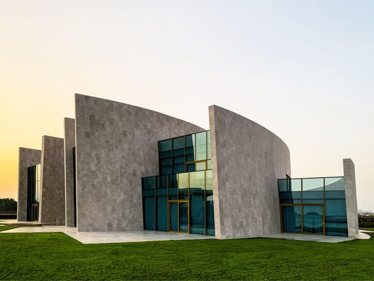 Un’oasi nel deserto: Fabio Novembre firma una villa ad Abu Dhabi