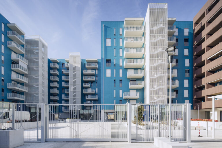 Living in the Blue, il grande progetto di Atelier(s) Alfonso Femia a Lambrate