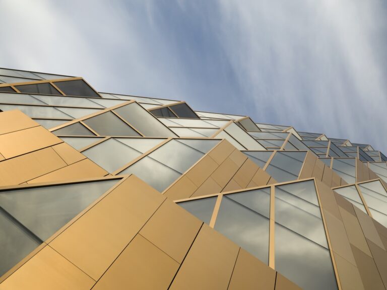 RCC Headquarter, la “torre di rame” di Foster + Partners in Russia