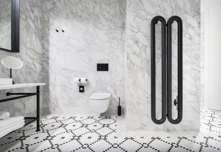 Antrax IT, radiatori Black&White per il bagno contemporaneo