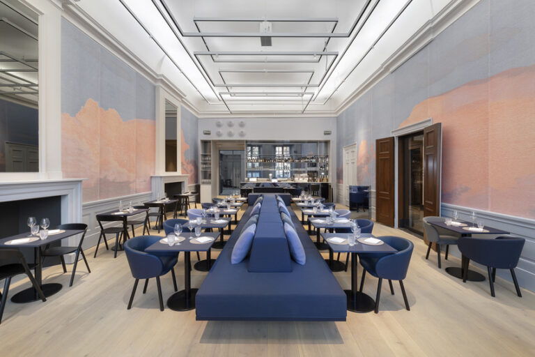Le poltroncine Nasu di Zilio A&C arredano il nuovo Felix Meritis di Amsterdam
