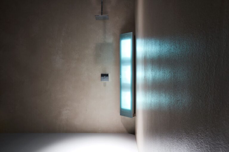 Sunshower Organic Grey, il grigio intramontabile per i nuovi pannelli doccia