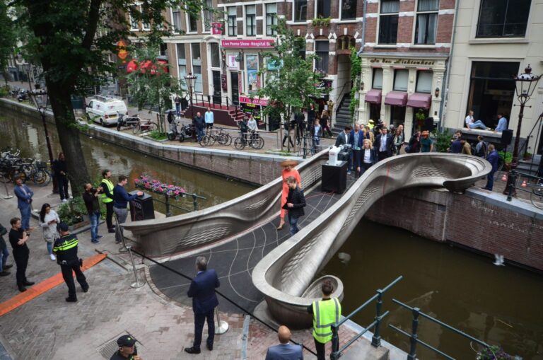 Il primo ponte al mondo stampato in 3D