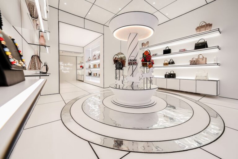 Graziella Braccialini Store, il magico gioco di Emanuele Svetti